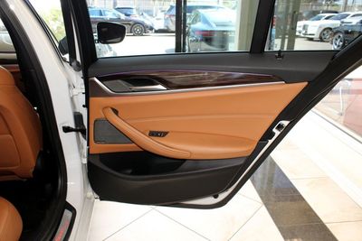 2018 BMW 540i 540i