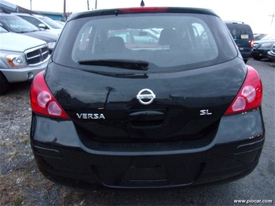2009 Nissan Versa 1.8 SL Hatchback