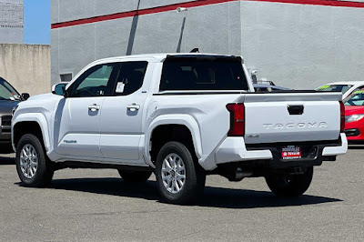 2024 Toyota Tacoma SR5 Double Cab 5 Bed AT