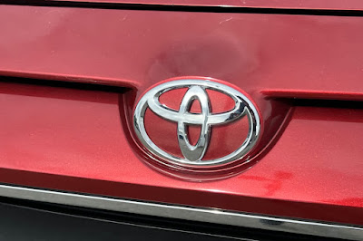 2020 Toyota Yaris Hatchback LE