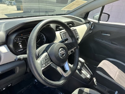 2021 Nissan Versa SV AUTOMATIC! GAS SIPPER!