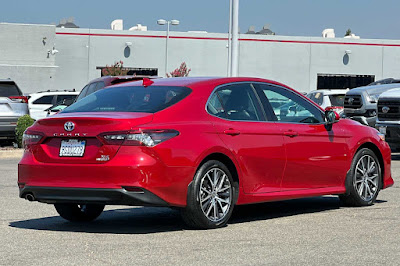 2023 Toyota Camry Hybrid XLE