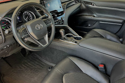 2023 Toyota Camry Hybrid XLE