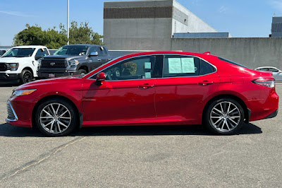 2023 Toyota Camry Hybrid XLE