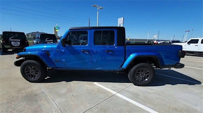 2024 Jeep Gladiator Sport