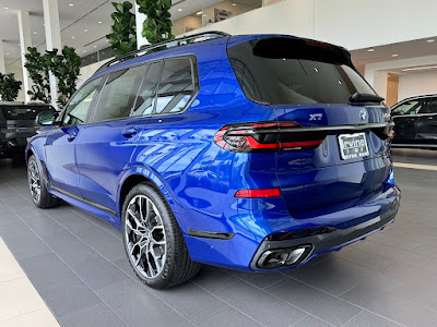 2025 BMW X7 M60i