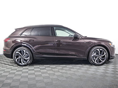 2024 Audi Q8 e-tron Prestige