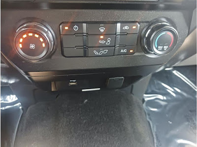 2017 Ford F150 SuperCrew Cab XLT Pickup 4D 5 1/2 ft