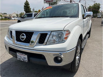 2013 Nissan Frontier Crew Cab SL Pickup 4D 6 ft