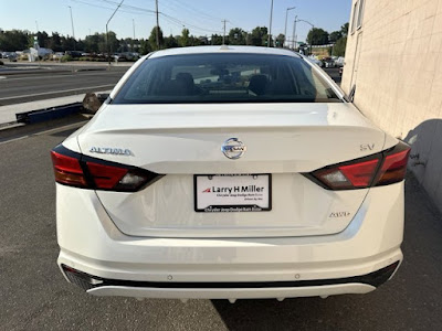 2022 Nissan Altima 2.5 SV AWD! LOW MILES!