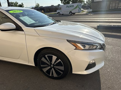 2022 Nissan Altima 2.5 SV AWD! LOW MILES!