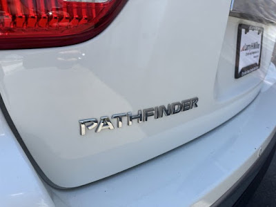 2020 Nissan Pathfinder SV 4X4! 3RD ROW! LOW MILES!