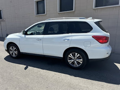 2020 Nissan Pathfinder SV 4X4! 3RD ROW! LOW MILES!