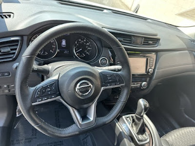 2020 Nissan Rogue SV AWD! LOW LOW MILES!