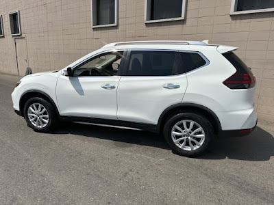 2020 Nissan Rogue SV AWD! LOW LOW MILES!