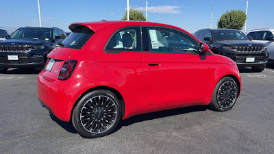 2024 FIAT 500e INSPI(RED)