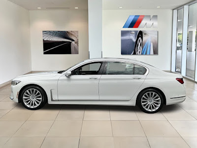 2022 BMW 7 Series 740i