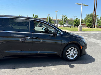 2020 Chrysler Pacifica Touring