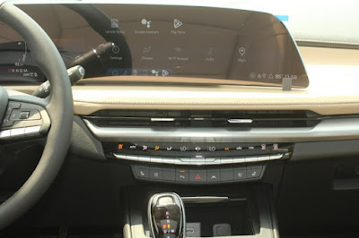 2024 Cadillac XT4 AWD Premium Luxury