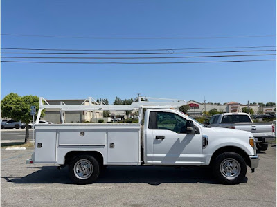 2017 Ford F350 Super Duty Regular Cab XL Pickup 2D 8 ft