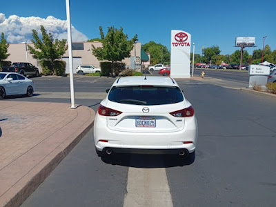 2018 Mazda Mazda3 5-Door Touring