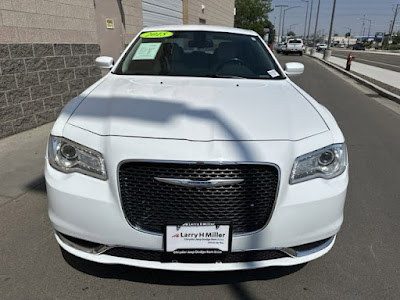 2015 Chrysler 300 Limited