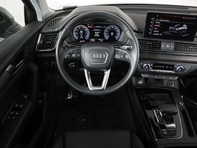 2022 Audi Q5 S line Premium