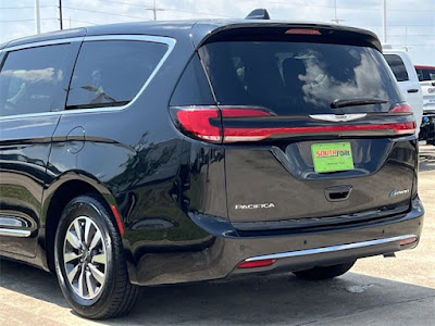 2022 Chrysler Pacifica Hybrid Limited