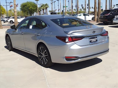 2025 Lexus ES 300h