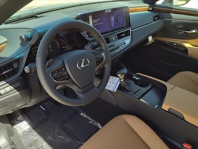 2025 Lexus ES 300h Luxury