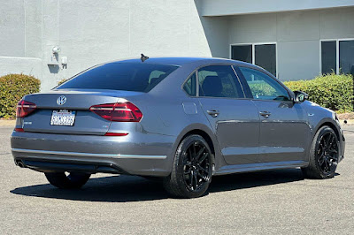 2018 Volkswagen Passat R-Line