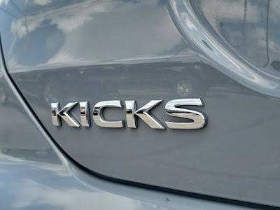 2021 Nissan Kicks SR