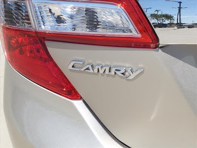 2014 Toyota Camry Hybrid LE