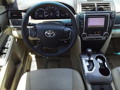 2012 Toyota Camry Hybrid XLE