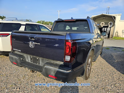 2017 Honda Ridgeline RTL-T 4x2 Crew Cab 5.3 Bed