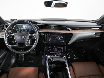 2019 Audi e-tron Prestige