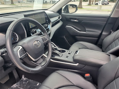 2024 Toyota Highlander Hybrid XLE