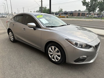 2016 Mazda Mazda3 i Sport MANUAL! FUEL SIPPER!