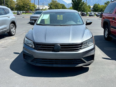 2017 Volkswagen Passat R-Line w/Comfort Pkg