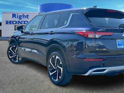 2023 Mitsubishi Outlander SE