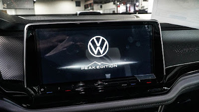 2024 Volkswagen Atlas 2.0T Peak Edition SEL