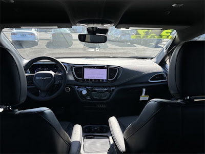 2023 Chrysler Pacifica Hybrid Touring L