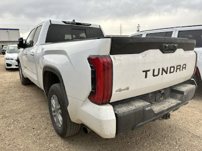 2022 Toyota Tundra 4WD SR5 4X4! SUPER CLEAN!