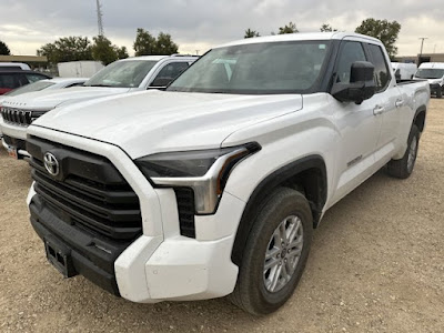 2022 Toyota Tundra 4WD SR5 4X4! SUPER CLEAN!