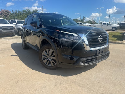 2023 Nissan Pathfinder SV