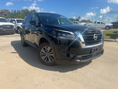 2023 Nissan Pathfinder SV