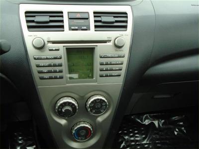 2010 Toyota Yaris FREE CARFAX Sedan