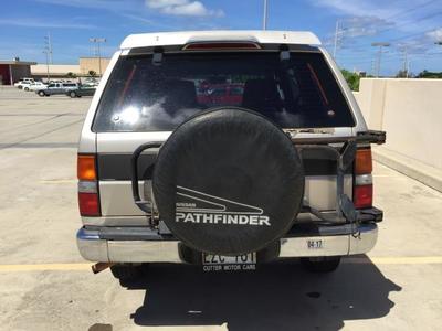 1993 Nissan Pathfinder XE SUV