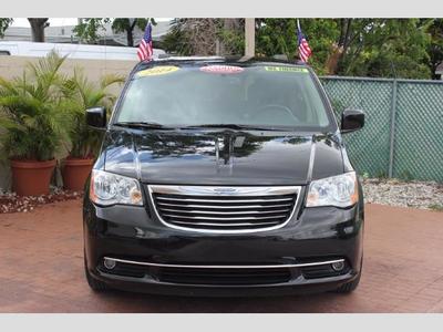 2014 Chrysler Town & Country Touring Minivan