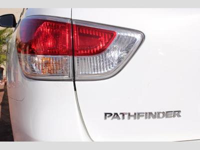 2013 Nissan Pathfinder Platinum SUV